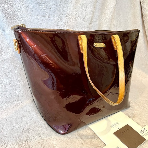 Louis Vuitton Amarante Vernis Monogram Bellevue GM Bag - Picture 5 of 17
